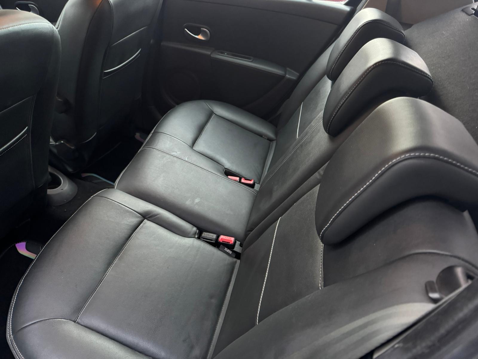 Renault Clio 1.6 VVT Initiale TomTom Hatchback 5dr Petrol Auto Euro 4 (111 ps)