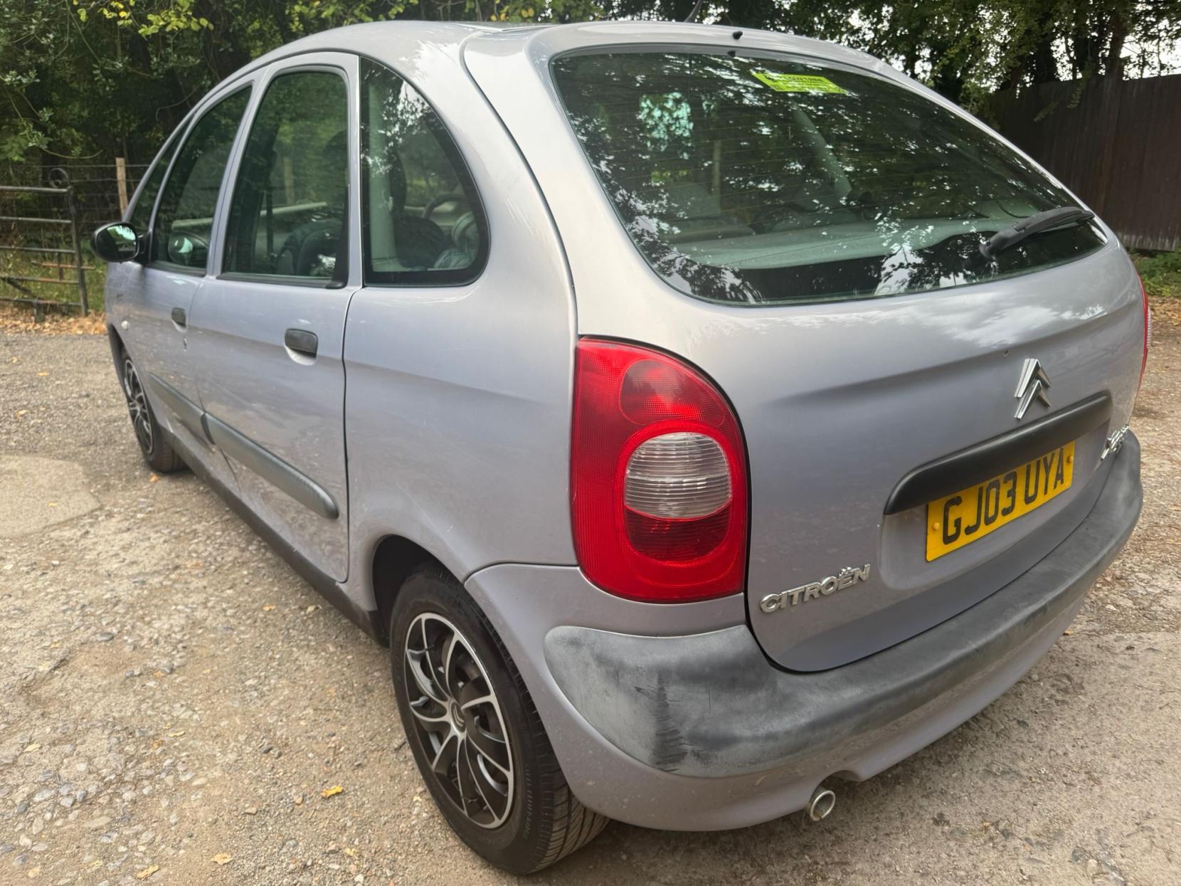 Citroen Xsara Picasso 1.6i LX MPV 5dr Petrol Manual (178 g/km, 95 bhp)