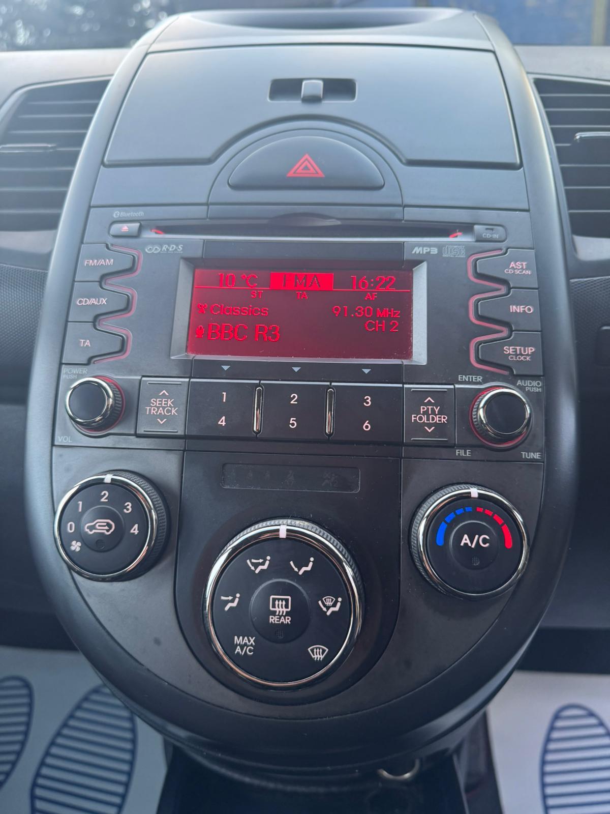 Kia Soul 1.6 CRDi 2 SUV 5dr Diesel Auto Euro 4 (126 bhp)