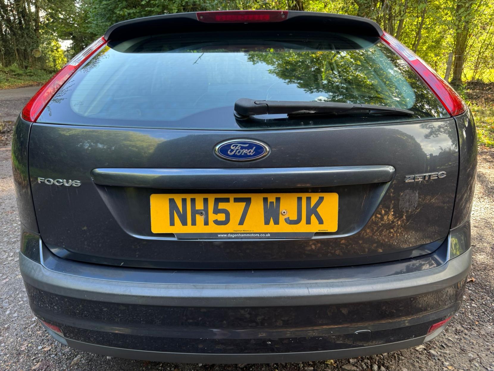 Ford Focus 1.6 Zetec Climate Hatchback 5dr Petrol Manual (161 g/km, 99 bhp)