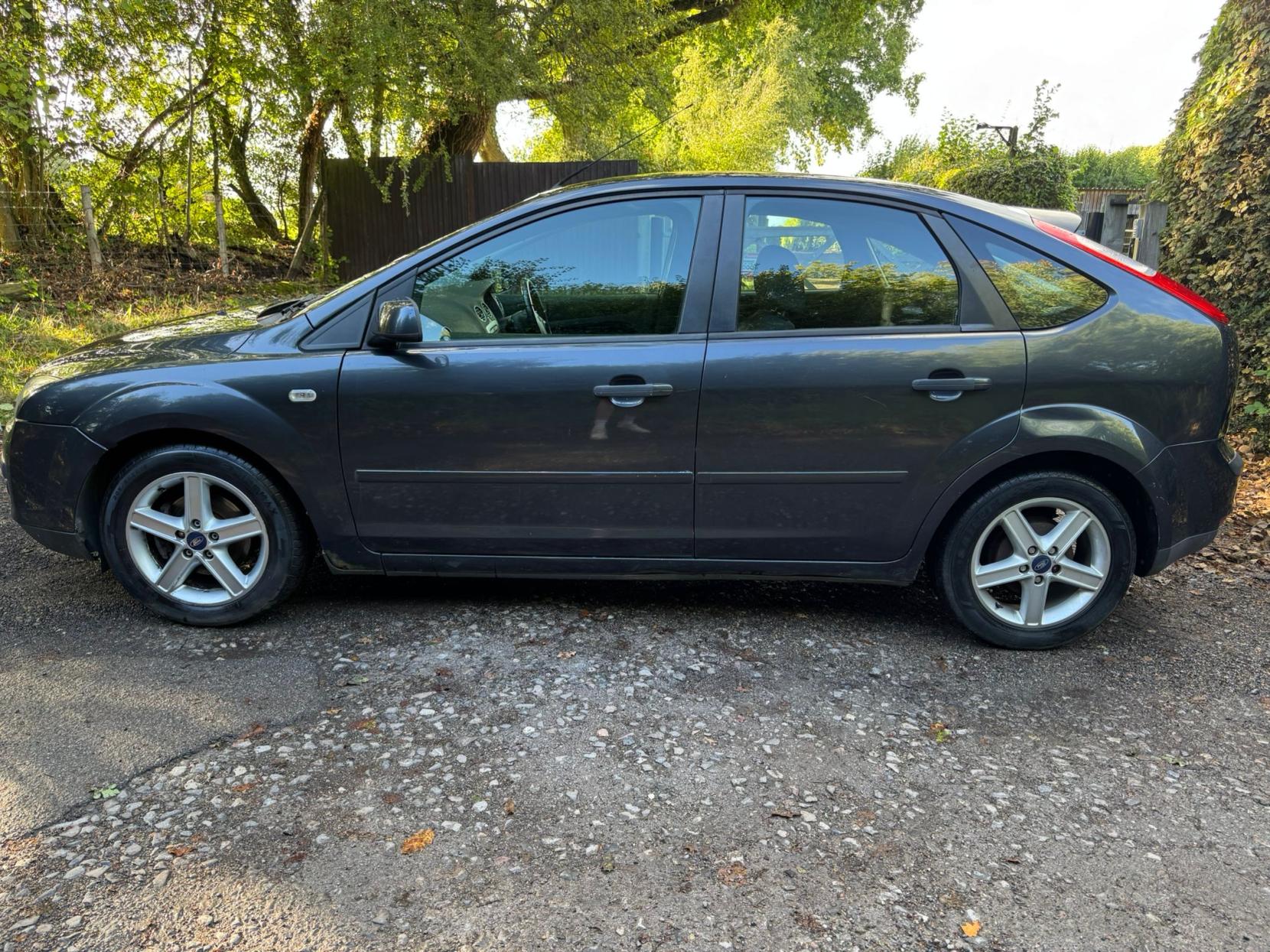 Ford Focus 1.6 Zetec Climate Hatchback 5dr Petrol Manual (161 g/km, 99 bhp)