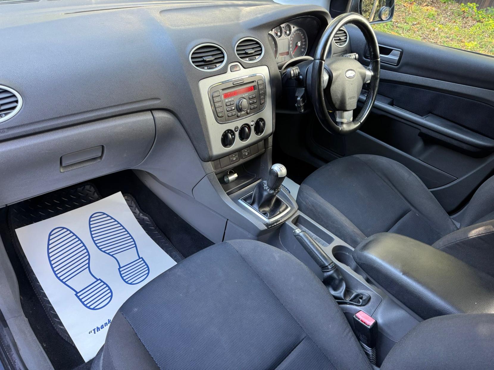 Ford Focus 1.6 Zetec Climate Hatchback 5dr Petrol Manual (161 g/km, 99 bhp)