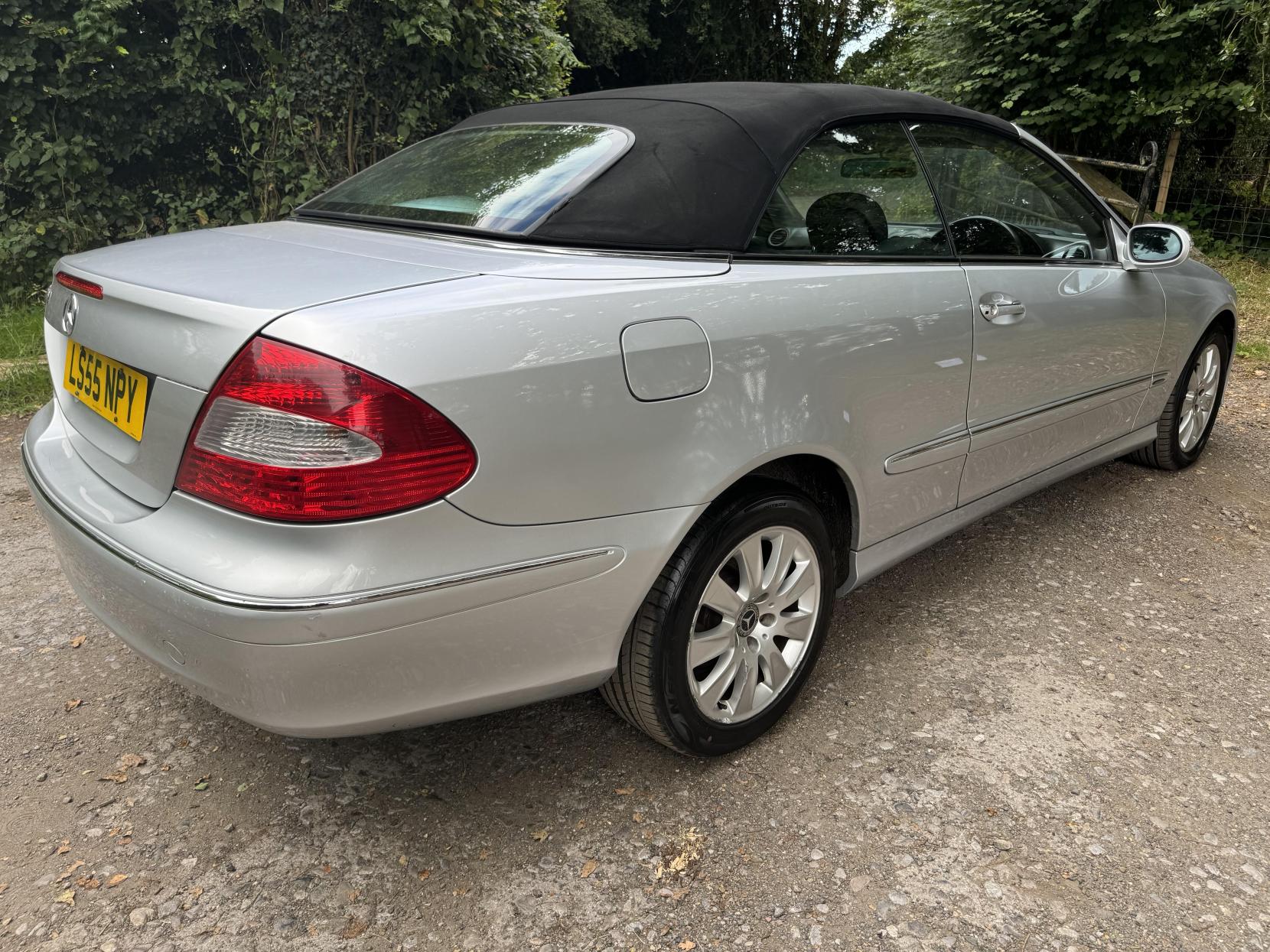 Mercedes-Benz CLK 3.0 CLK280 Elegance Cabriolet 2dr Petrol 7G-Tronic (222 g/km, 231 bhp)