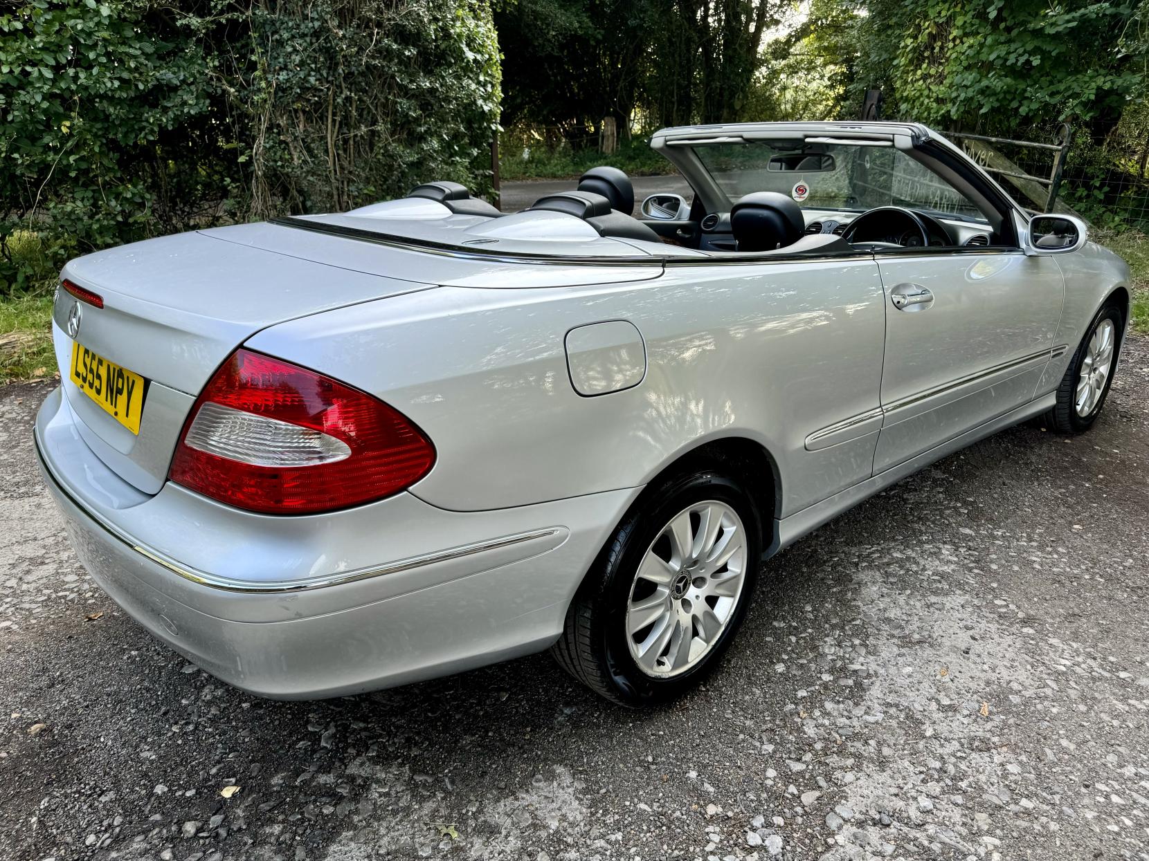 Mercedes-Benz CLK 3.0 CLK280 Elegance Cabriolet 2dr Petrol 7G-Tronic (222 g/km, 231 bhp)