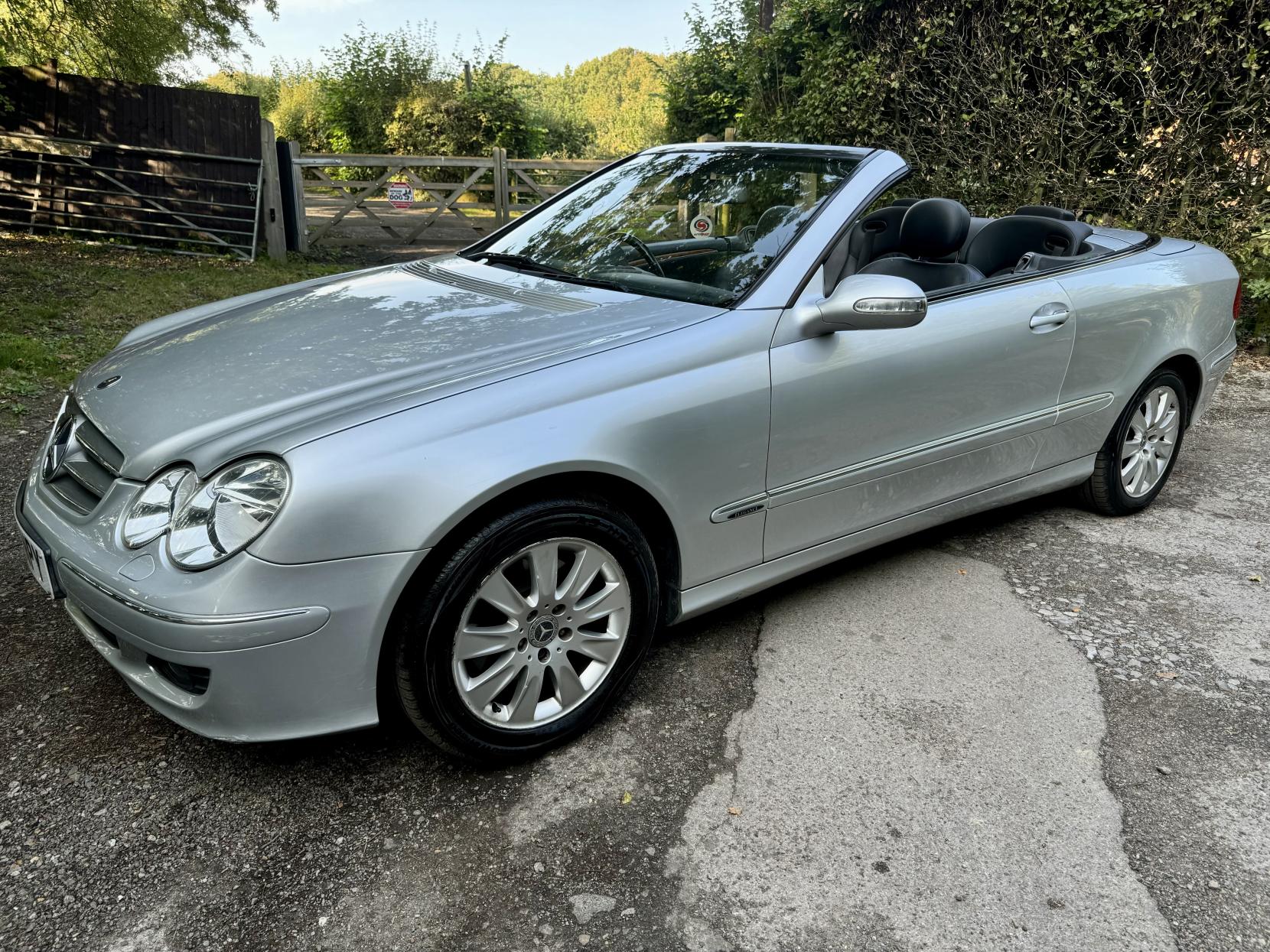 Mercedes-Benz CLK 3.0 CLK280 Elegance Cabriolet 2dr Petrol 7G-Tronic (222 g/km, 231 bhp)