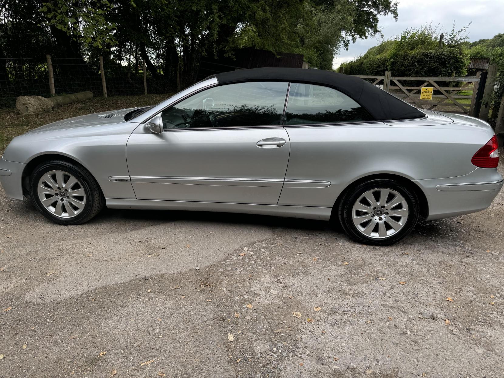 Mercedes-Benz CLK 3.0 CLK280 Elegance Cabriolet 2dr Petrol 7G-Tronic (222 g/km, 231 bhp)