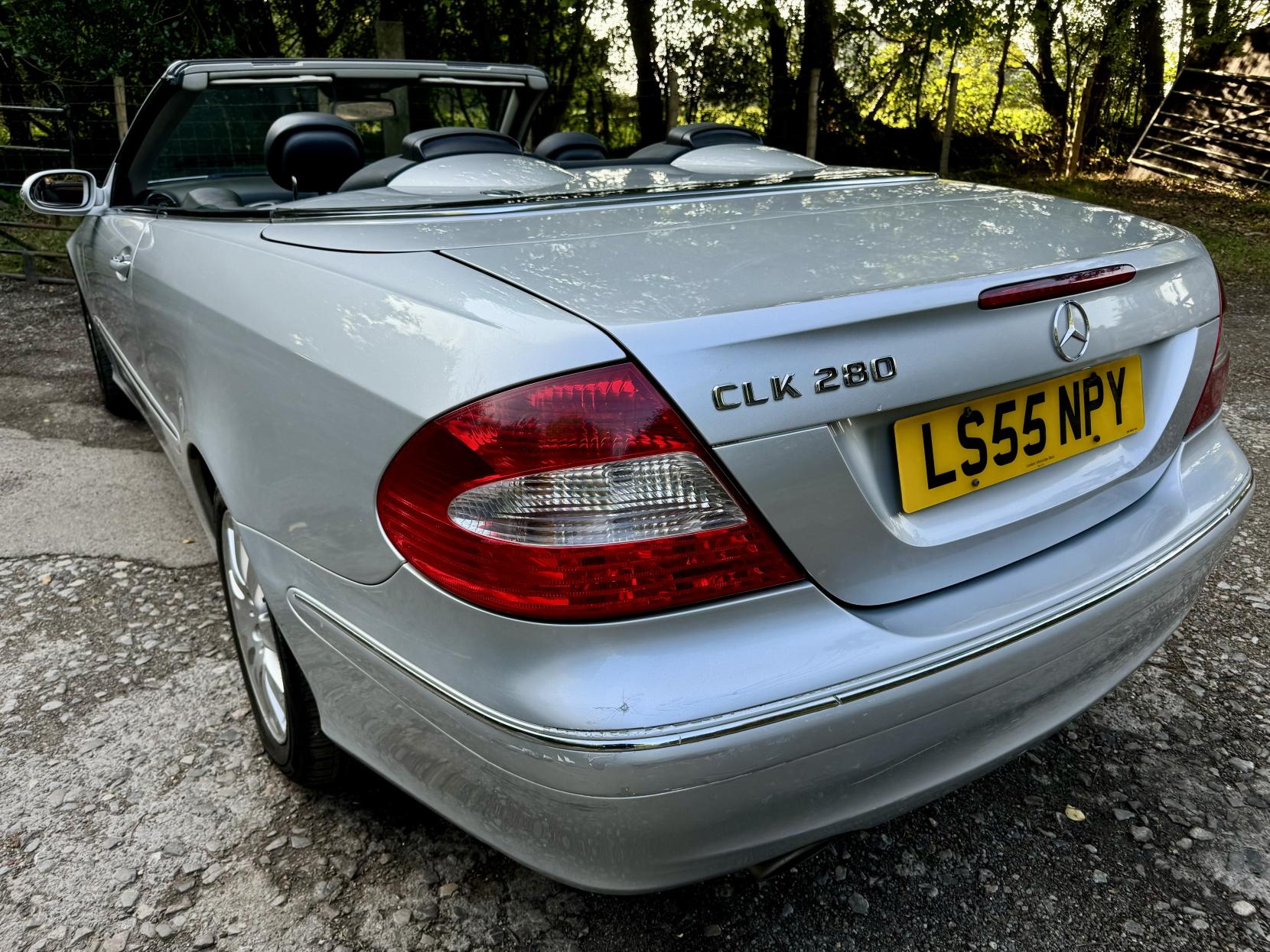 Mercedes-Benz CLK 3.0 CLK280 Elegance Cabriolet 2dr Petrol 7G-Tronic (222 g/km, 231 bhp)