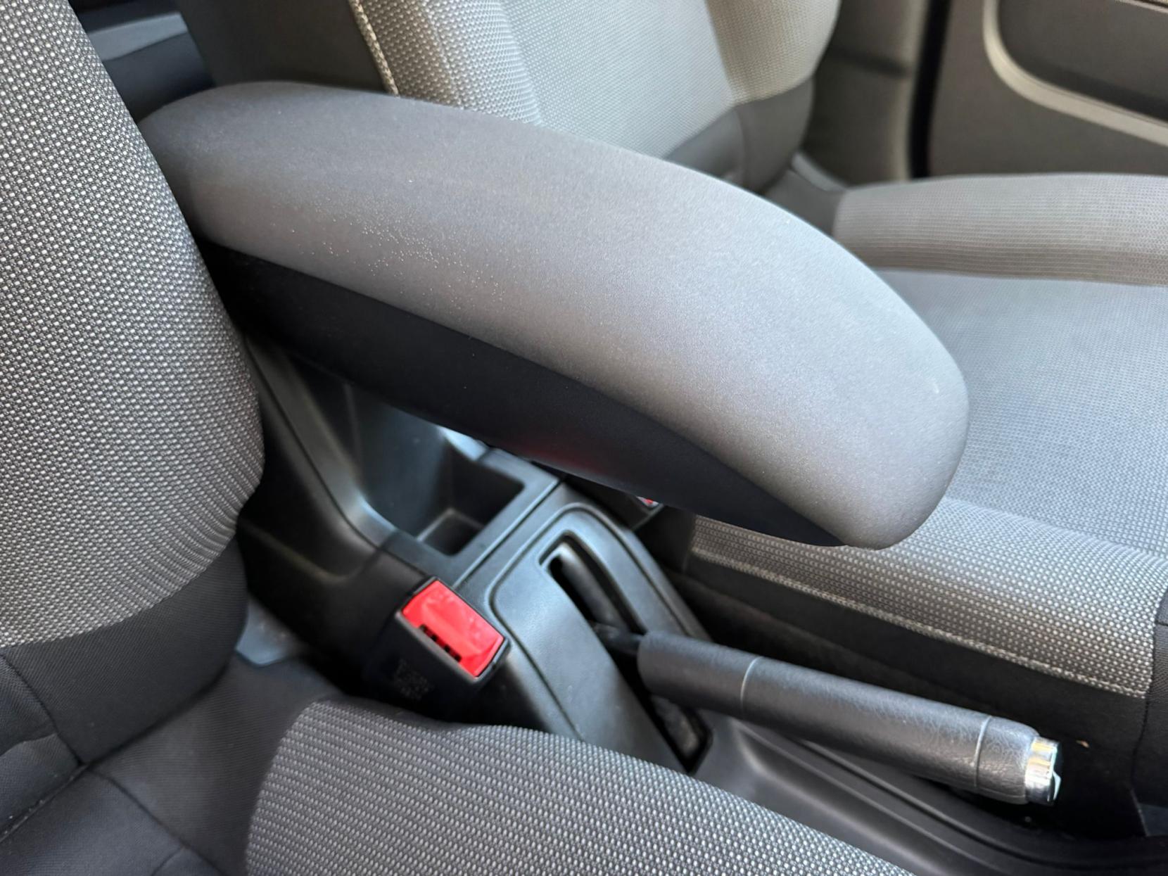 Citroen C4 Cactus 1.2 PureTech Flair Hatchback 5dr Petrol Manual Euro 6 (s/s) (110 ps)