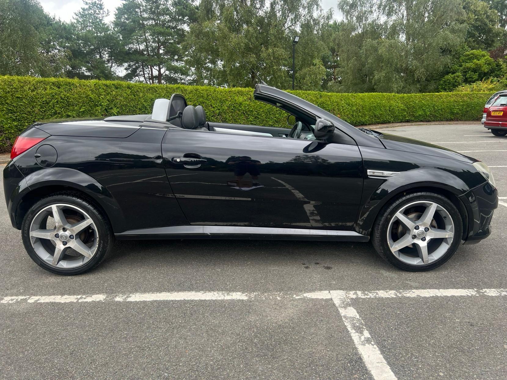 Vauxhall Tigra 1.4i 16v Exclusiv Convertible 2dr Petrol Manual (a/c) (146 g/km, 89 bhp)