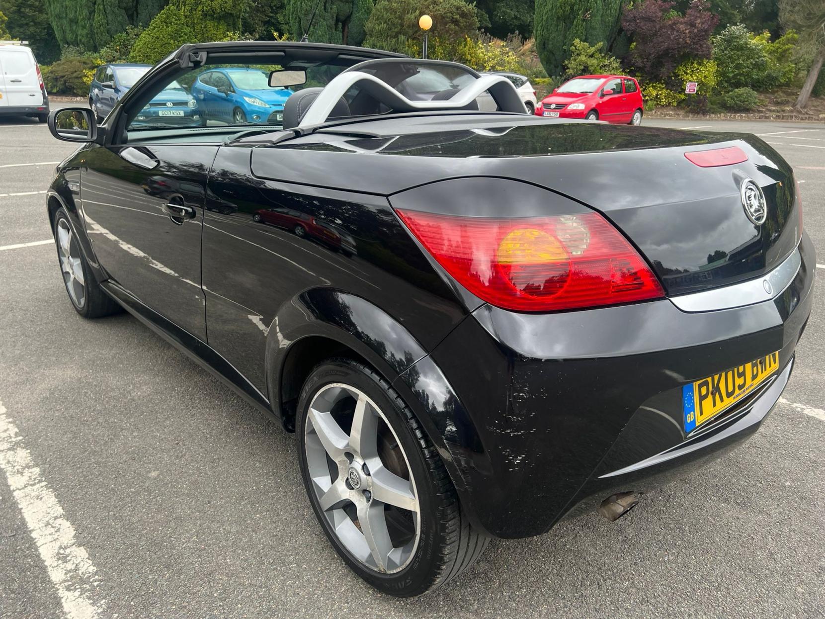 Vauxhall Tigra 1.4i 16v Exclusiv Convertible 2dr Petrol Manual (a/c) (146 g/km, 89 bhp)